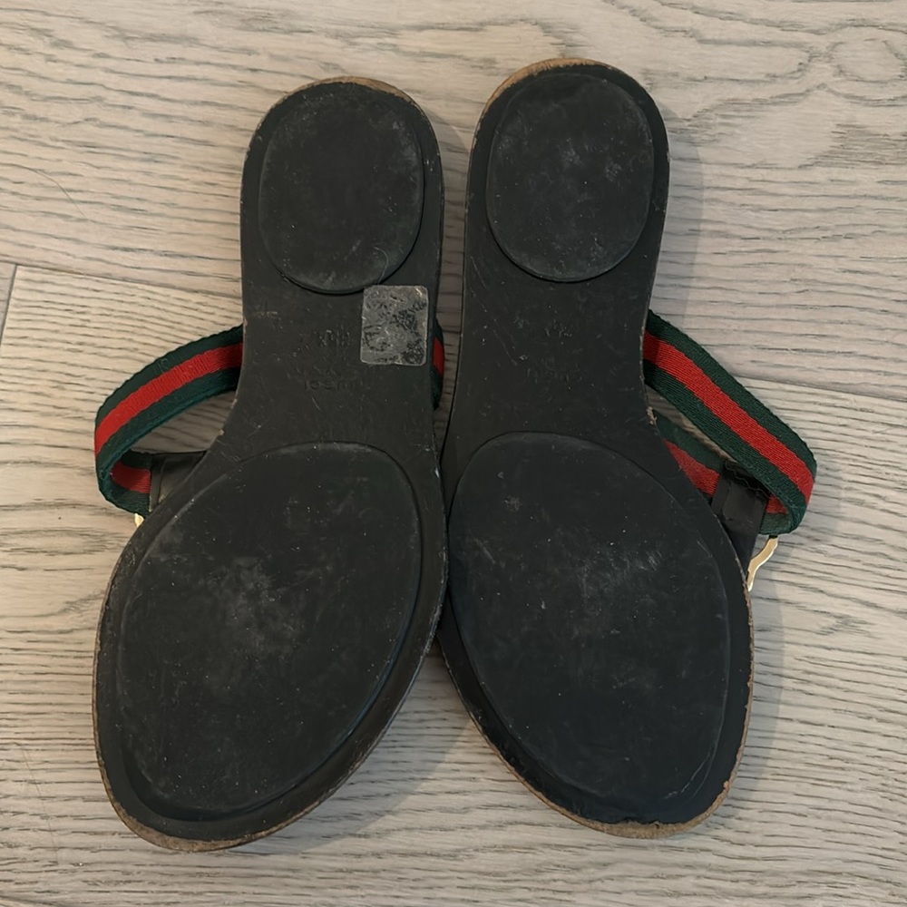 ❌SOLD❌Gucci sandals size 35.5 - Picture 4 of 5